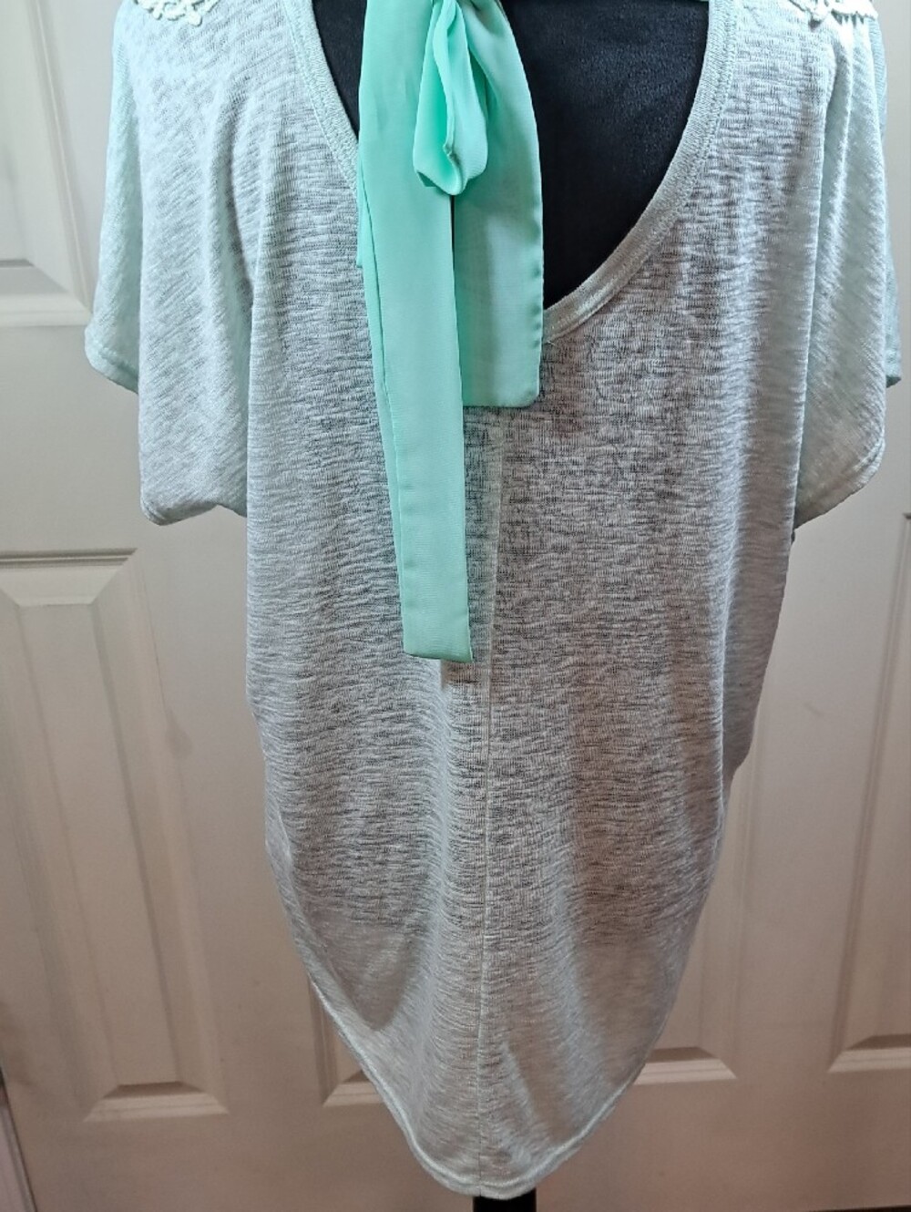 Maurices Light Mint Green Short Sleeve Top with Lace Yoke - Picture 4 of 7